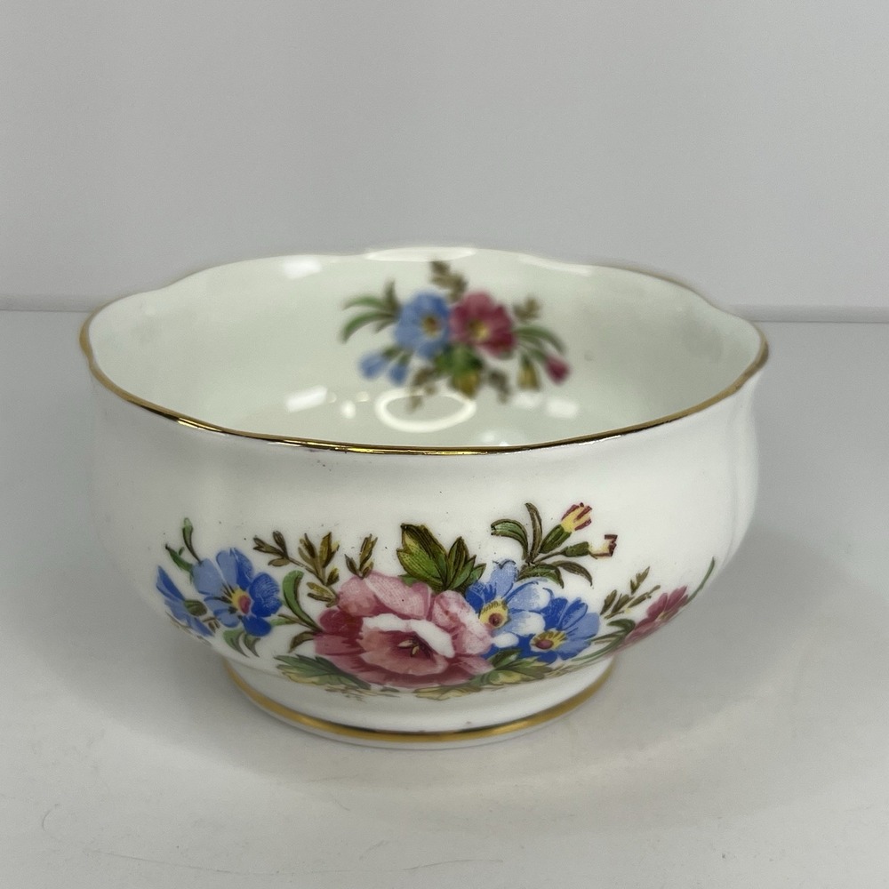 Vtg WINDSOR Bone China Made In England  Sugar Bowl Trinket Gold Trim Flora